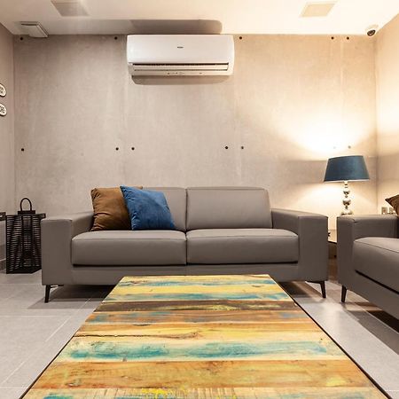 Charming,Comfortable And Centrally Located Group Accomodation Gzira Екстер'єр фото