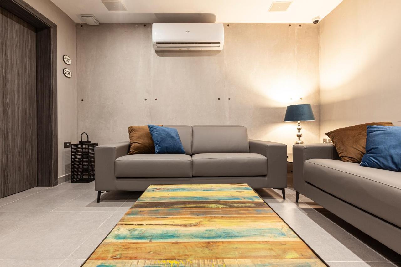 Charming,Comfortable And Centrally Located Group Accomodation Gzira Екстер'єр фото
