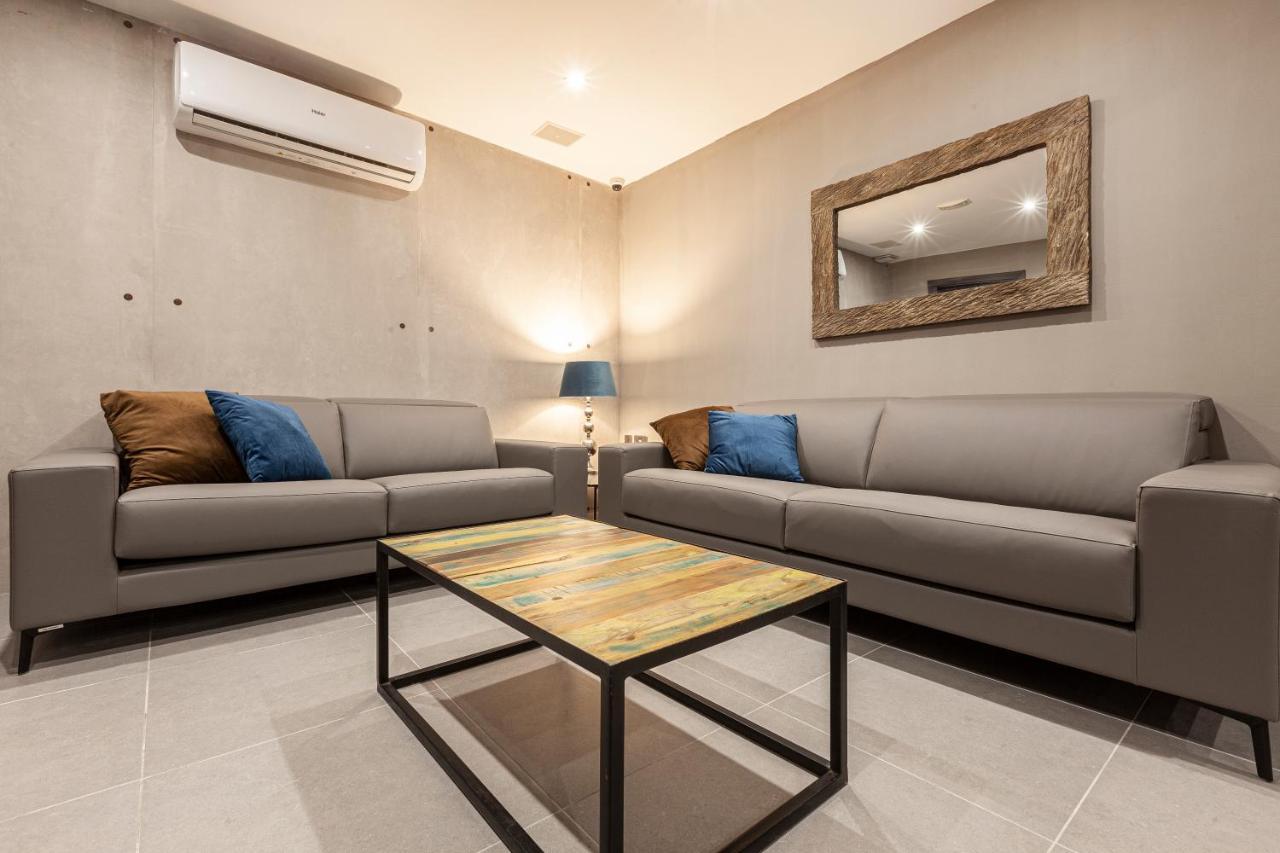 Charming,Comfortable And Centrally Located Group Accomodation Gzira Екстер'єр фото